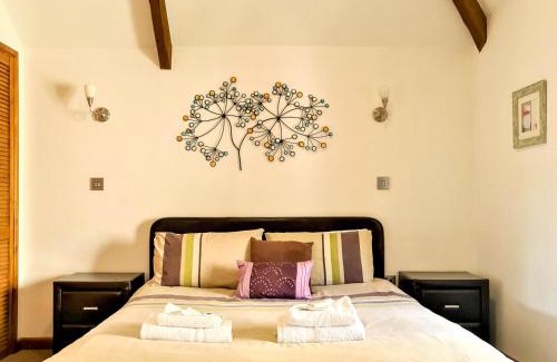 Fivelanes Casa | Ta Mill Cottages & Lodges - Hayloft Cottage