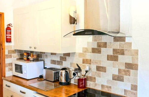 Fivelanes Cabaña | Ta Mill Smithy Cottage in a Stunning Retreat