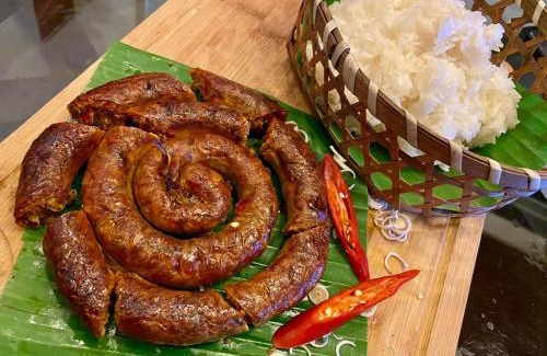 Si Samrong Cama Y Desayuno | Ta Thai Cooking & Stay