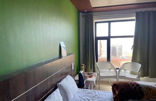 Shoghi Hotel | Taarab View