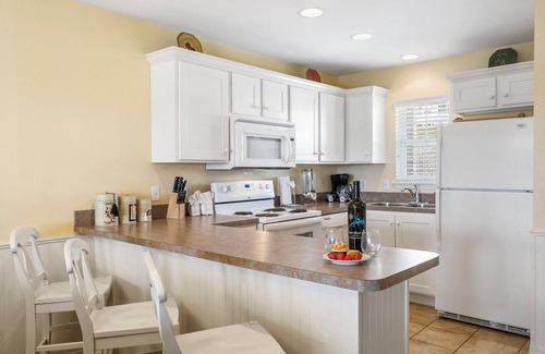 Kimberling City Condominio | Table Rock Lake Access Condo w Peaceful View-Free Daily Tickets-Cmty Pool-Pickleball