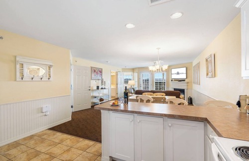 Kimberling City Condominio | Table Rock Lake Access Condo w Peaceful View-Free Daily Tickets-Cmty Pool-Pickleball