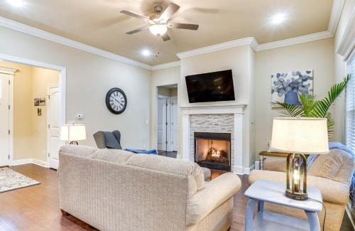 Holiday Island Casa | Table Rock Lake Retreat Walk to Shore!