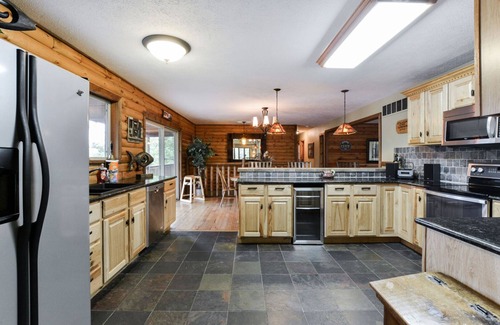 Kimberling City Cabina | Table Rock Lodge - True Lake Front with Dock on 2 Acres