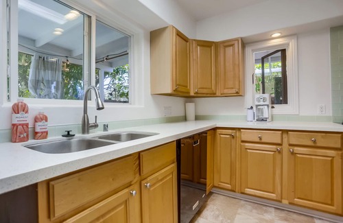 Solana Beach Cabaña | Table Tops Beach Cottage in Solana Beach