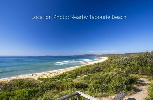 Lake Tabourie Hotel | Tabourie Lake Motor Inn