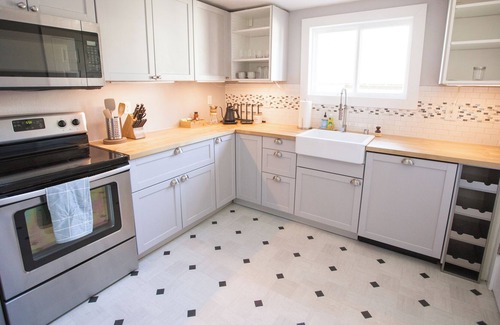 South End Casa | Tacoma Garden Home - Quiet getaway with quick access to downtown and freeways
