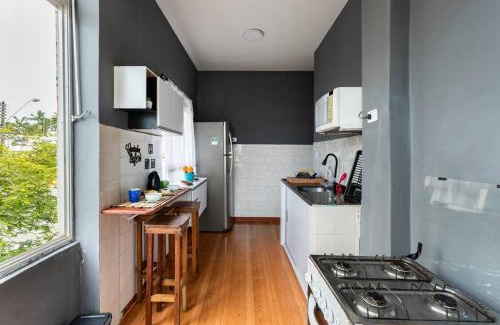Jardim Vitoria Apartamento | TACOS DA ENSEADA 150m do mar 1Gb Wi-fi