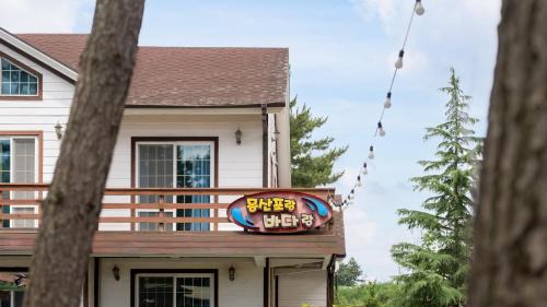 Mongdae Casa | Taean Mongsanpo and the Sea Pension