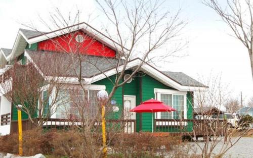 Nam Casa | Taean Mongsanpo Pine and Apple Pension