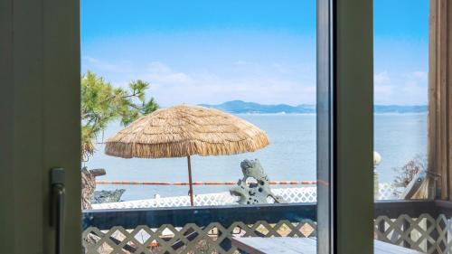 Nam Casa | Taean Tteulapbada Pension