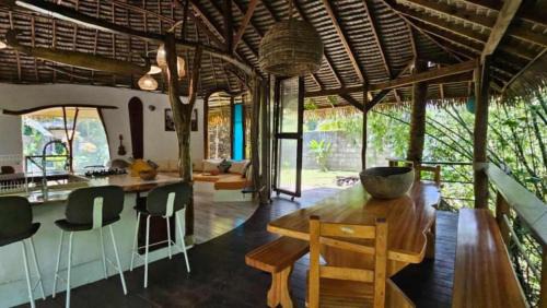 Taiarapu-Ouest Casa | TAHITI ITI - Saltwater Family Huts