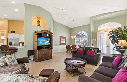 Marco Island Casa | TAHITI RD. 178 BEAUTIFUL POOL HOME!