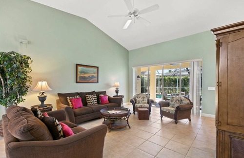 Marco Island Casa | TAHITI RD. 178 BEAUTIFUL POOL HOME!