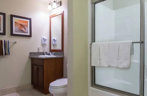 Las Vegas Complejo | Tahiti Village 1-BR Condo - Tropical Oasis with Luxury Resort-Style Pool