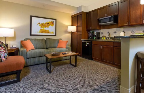 Las Vegas Complejo | Tahiti Village 1-BR Condo - Tropical Oasis with Luxury Resort-Style Pool