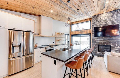 Saint Ferreol les Neiges Casa | Tahoe 10 - Modern 5 bedroom chalet for 18 people at Mont-Sainte-Anne