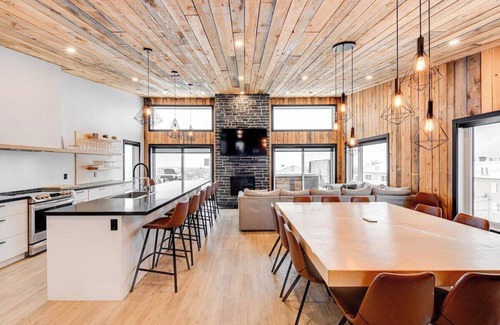 Saint Ferreol les Neiges Casa | Tahoe 10 - Modern 5 bedroom chalet for 18 people at Mont-Sainte-Anne