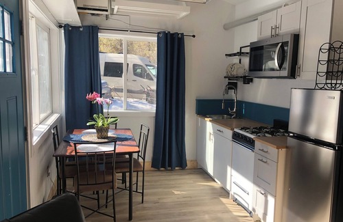 Tahoe City Cabaña | Tahoe Cottage- near river/ lake / ski resorts