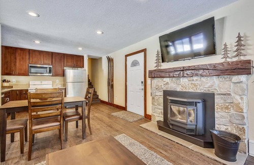 Truckee Condominio | Tahoe Donner Condo on the Creek