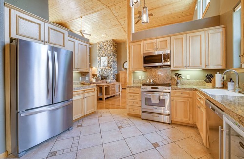 Truckee Cabina | ¡NUEVO! Cabina de Truckee con chimeneas cerca de estaciones de esquí!