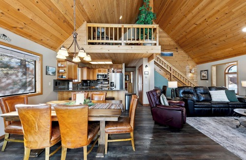 Truckee Casa | Tahoe Donner Lujo: 4bd / 3BA / Slp8-12 Backs Para XCountry Esquí