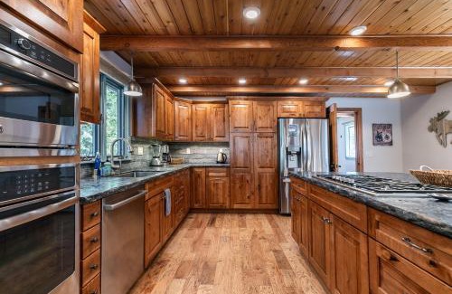 Carnelian Woods Casa | Tahoe Dreamer by Tahoe Getaways - Pet Friendly 4 BR Gated Home w Fenced Yard, Game Room & Walk to Lake!