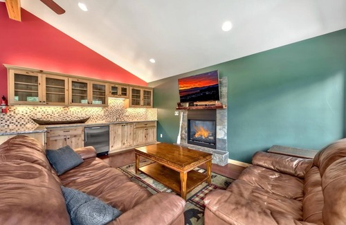 Tahoe Keys Casa | Tahoe Keys Traditions: 3 reyes, 2 reinas, casa completa