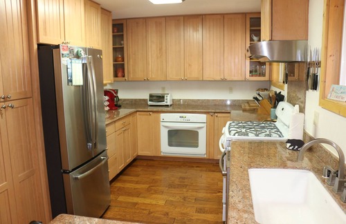 Sunnyside Cabina | Tahoe Park 4 BR 3 BA, a pie de Lake Tahoe, bañera de hidromasaje, que admite mascotas, NO ESQUILO DE ARRENDAMIENTO