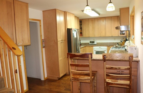 Sunnyside Cabina | Tahoe Park 4 BR 3 BA, a pie de Lake Tahoe, bañera de hidromasaje, que admite mascotas, NO ESQUILO DE ARRENDAMIENTO