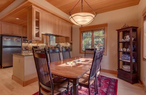 Kings Beach Casa | Tahoe Time on North Shore - 4 BR Cabin w Private Hot Tub, Pet Friendly, Walk to Dining