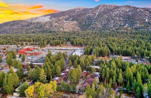 South Lake Tahoe Villa | Tahoe Woods 702 at Stateline - Walk to Lake Casinos AC Dog