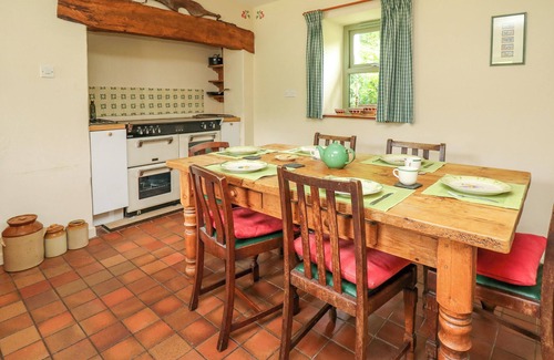 Dinas Cross Cabaña | TAIBACH, pet friendly, character holiday cottage in Dinas Cross