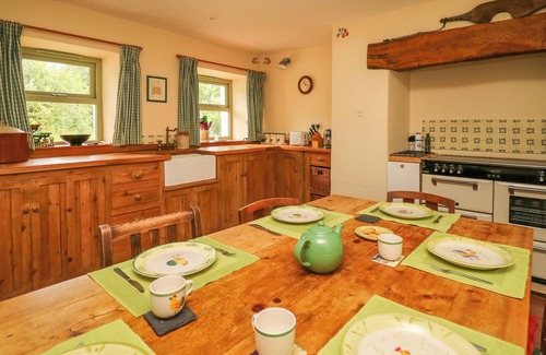 Dinas Cross Cabaña | TAIBACH, pet friendly, character holiday cottage in Dinas Cross