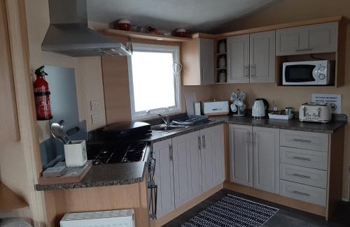 Lossiemouth Chalet De Esquí | Taid's Retreat Silversands Cove beach lossiemouth