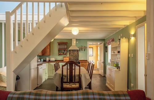 Baleshare Cabaña | TAIGH PHINC, pet friendly, with a garden in Lochmaddy, North Uist