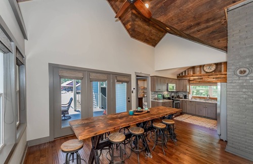 Tallassee Casa | Tail of the Dragon | Harley Davidson 129 Store | PC Market | The HUB | Corn Hole | Boating