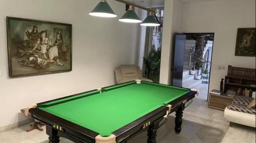 Agra Casa | Taj Waves - Royal Pool Paradise Retreat