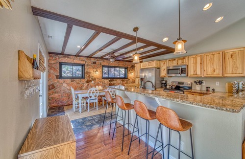 Green Mountain Falls Cabina | Take a Hike, Kids! Literally. Fun Family Getaway