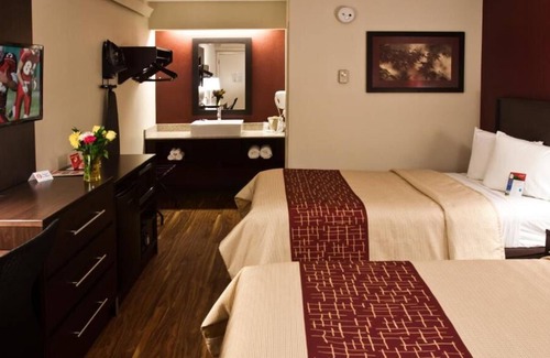 Dublin Casa | Take An Amazing Vacation! 2 Pet-Friendly Units, Minutes to Riverside Drive