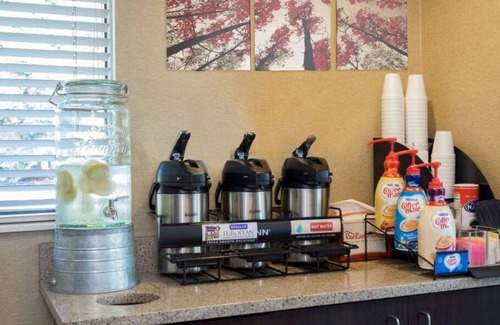 Dublin Casa | Take An Amazing Vacation! 2 Pet-Friendly Units, Minutes to Riverside Drive