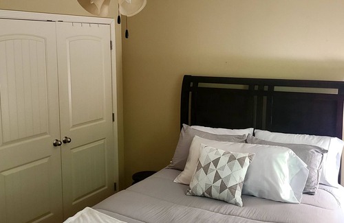 Clinton Cabina | Take it easy and take in the view! Get Away on Greers Ferry Lake-Shirley, AR
