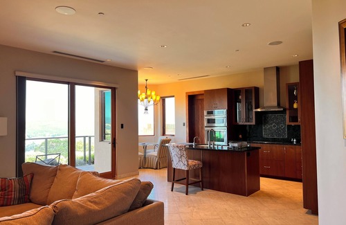 Pilot Hill Casa | Take it easy at this unique and tranquil luxury getaway nested in foothills!