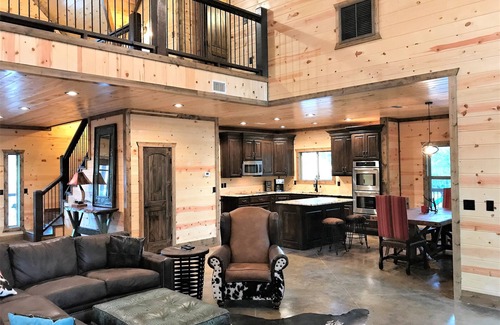 Hochatown Casa | Cabaña de lujo occidental "Take it Easy" en Beavers Bend