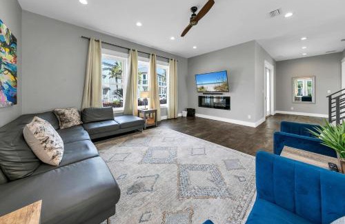 Emerald Waters Village Casa | Take Me Away