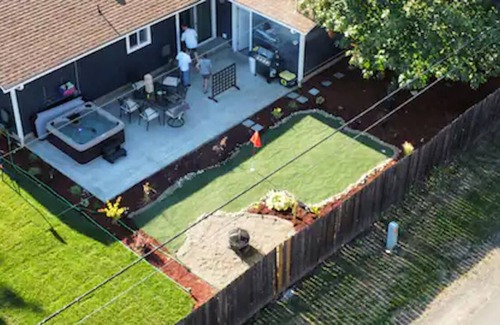 West Stayton Casa | Take Me Back in Time