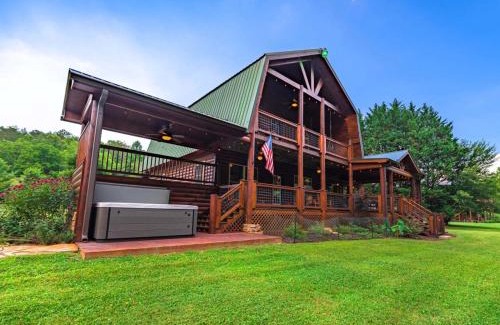 Blue Ridge Casa | Take Me to the River - Toccoa River - Riverfront On Toccoa River, Easy Fishing Access, Hot Tub, Hammock, Fire Pit, Large Front Y