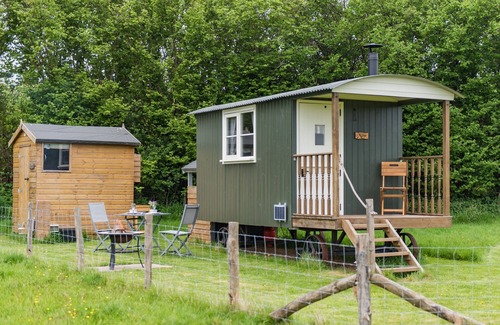 Ashford Cabina | Take Time Shepherd's Huts - two eco shepherds huts