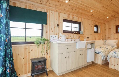 Dwyran Casa | Tal Sarn Shepherd Hut