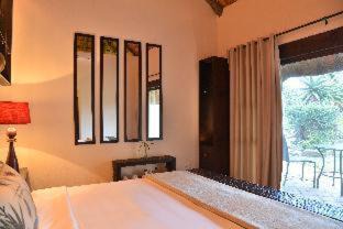Eston Cabina | Tala Collection Game Reserve